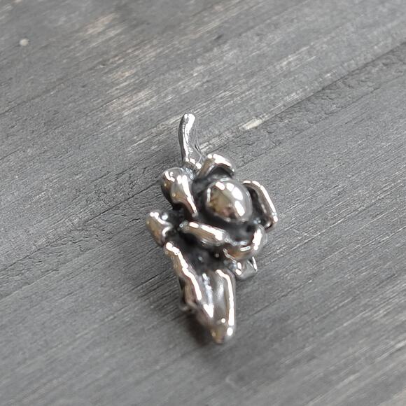 Vintage 925 Sterling Silver Flower Brooch Pin Small 3D Stamped Floral Daisy 3.7g - Picture 2 of 8